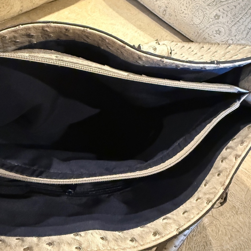 Merona Ostrich Textured Gray Tote Bag - Picture 7 of 10